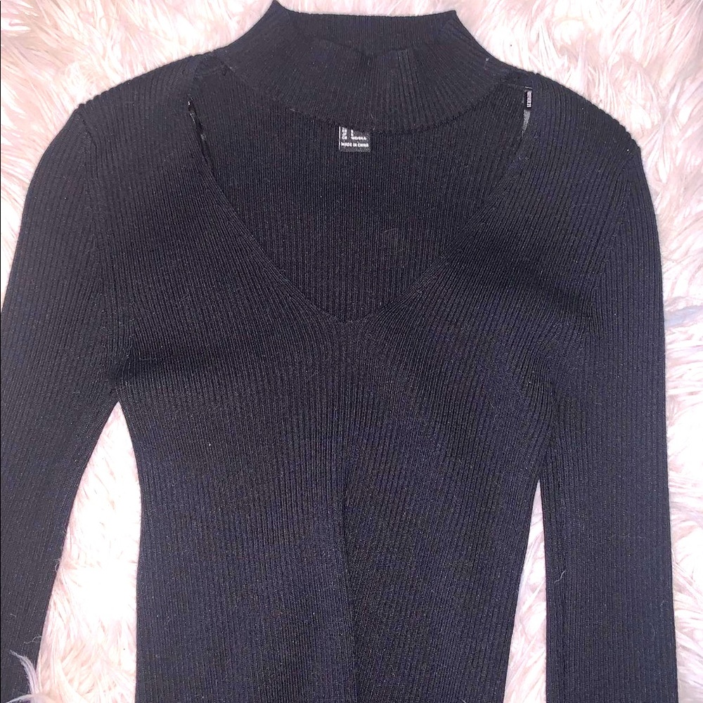 Women’s forever 21 low cut long sleeve shirt